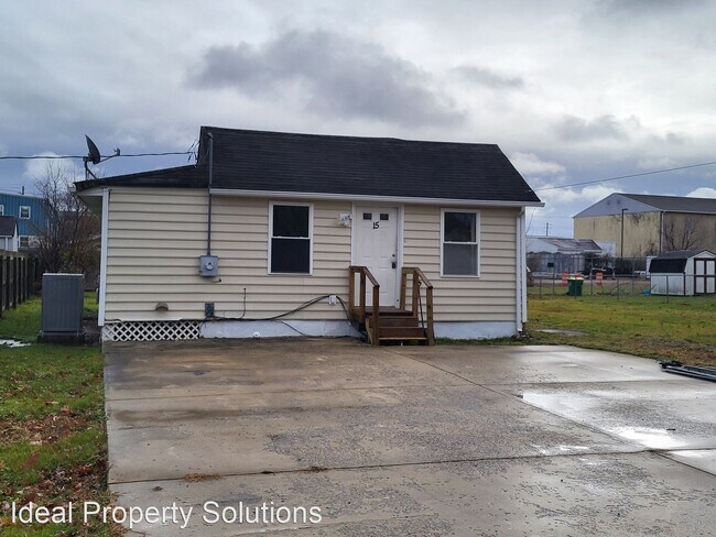 Foto del edificio - 3 br, 2 bath House - 15 Meadow Road