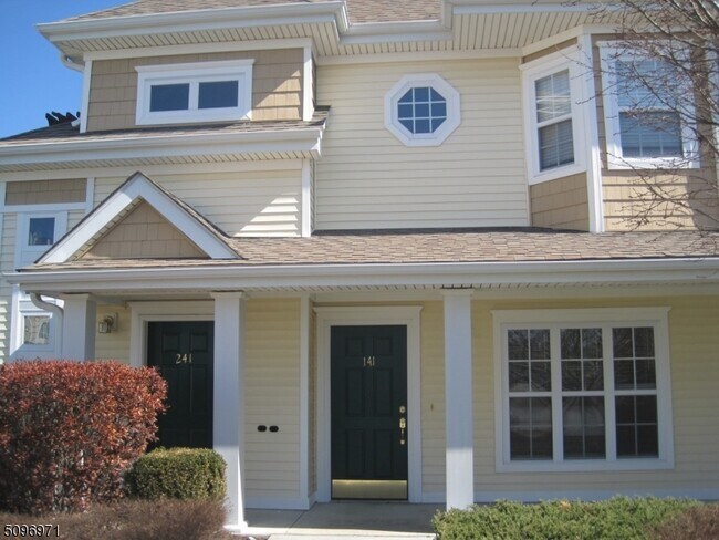 Building Photo - 141 Old Farm Dr
