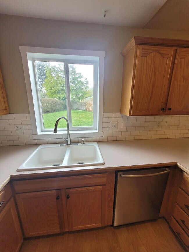 Foto del edificio - Charming and Spacious 3BB/2.5BA home for rent!  AVAILABLE NOW