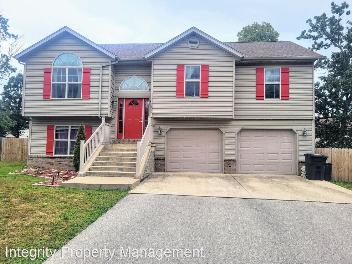 4 br, 3 bath House 22929 Revelation Rd House Rental in Waynesville