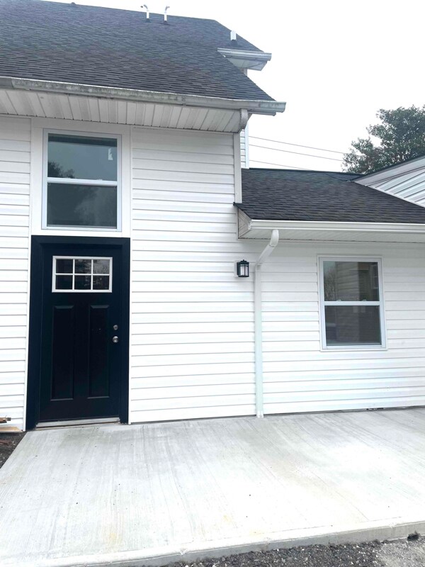 2112 Hanover Pike Unit 2, Hampstead, MD 21074 Room for Rent in