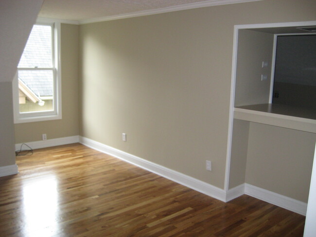 Building Photo - 1036 Park St