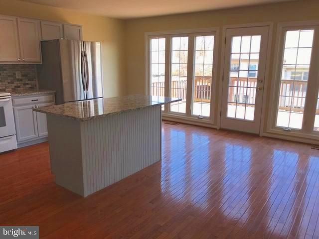 Foto del edificio - 103 Stoney Brook Ct