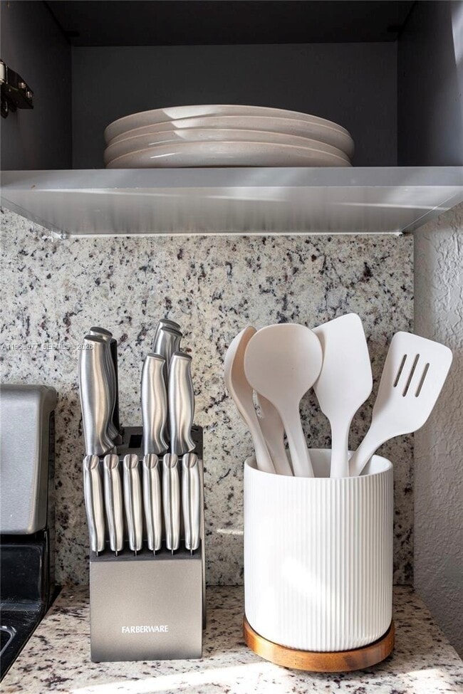 Foto del edificio - 301 SW 10th Ave