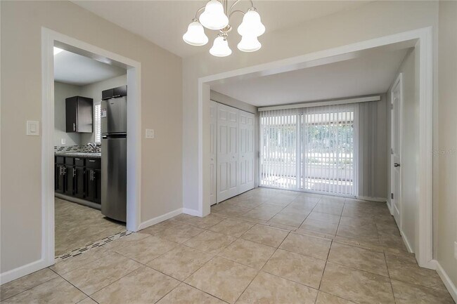 Foto del edificio - 1916 Colton Dr