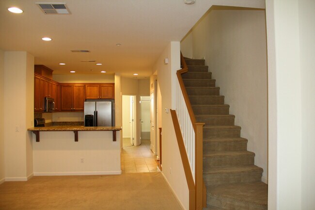 Dining area & kitchen - 2636 Baton Rouge Dr