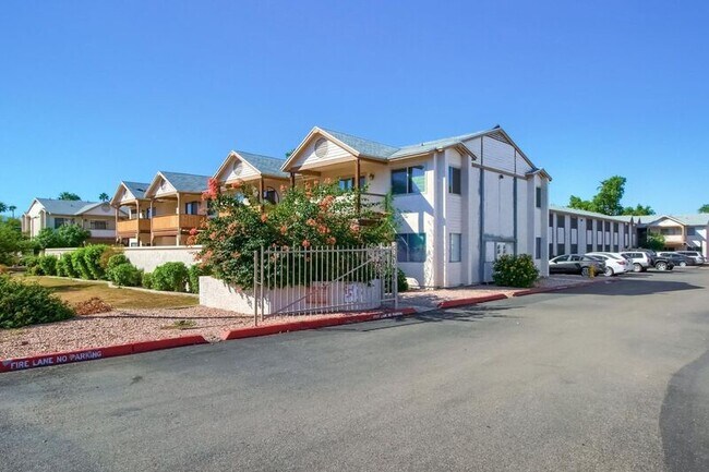 Building Photo - 616 S Hardy Dr