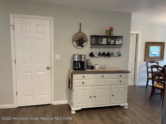 Foto del edificio - 301 Willow Dr