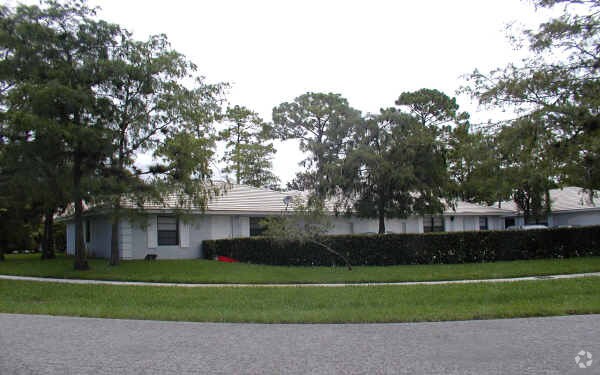 Primary Photo - 1622 Hawthorne Pl