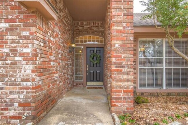Foto del edificio - Beautiful south Tulsa 4 bed / 2 bath; $100...