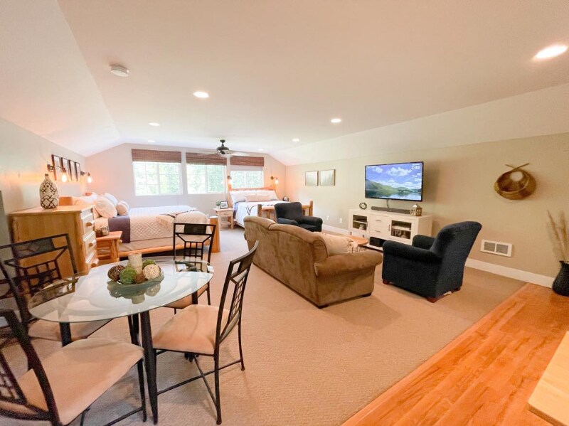Foto principal - 228 Hodgson Pines Way