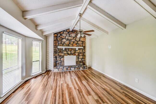 Building Photo - 1121 Sunscape Cir