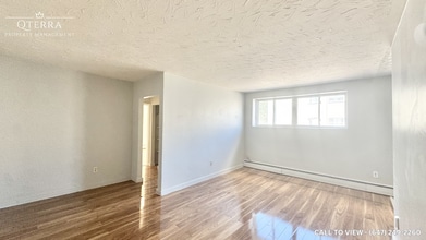 Building Photo - Property Name