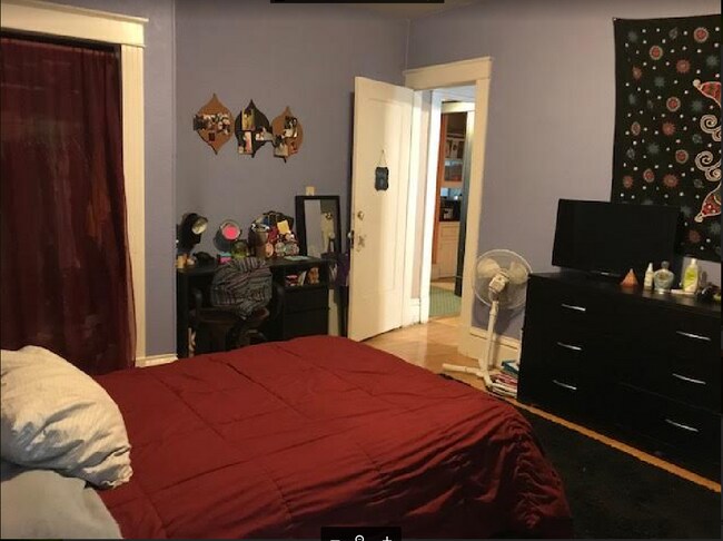 Building Photo - 2913 N Farwell Ave