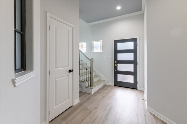 Foto del edificio - 9606 Champion Heavens Dr