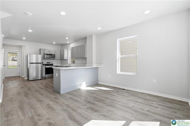 Foto del edificio - 1065 Bushkill Dr