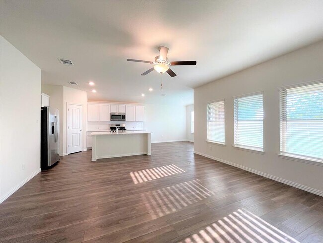 Foto del edificio - 4553 Conrad Ave