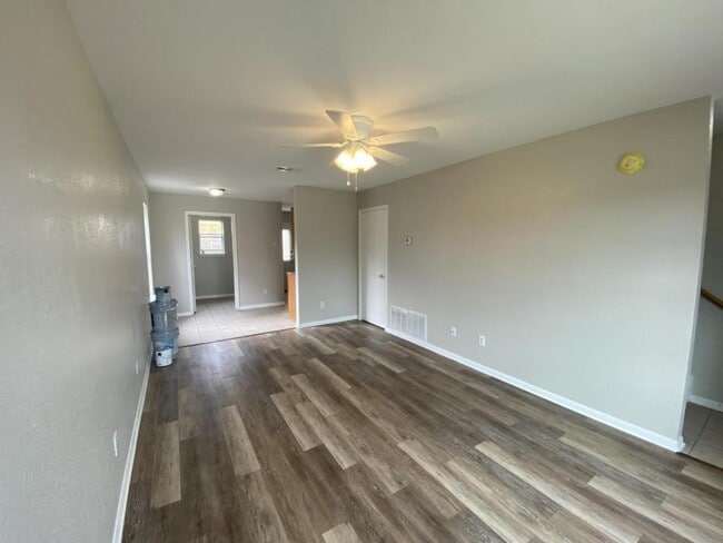 Building Photo - 2807 Cantabrian Dr