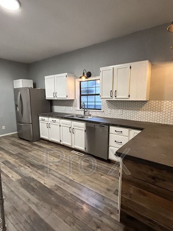 Building Photo - 411 W Kansas St