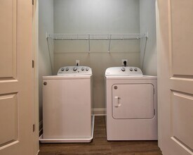 Building Photo - Village at West Lake