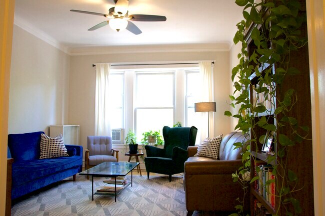 Living Room - 1404 E 56th St