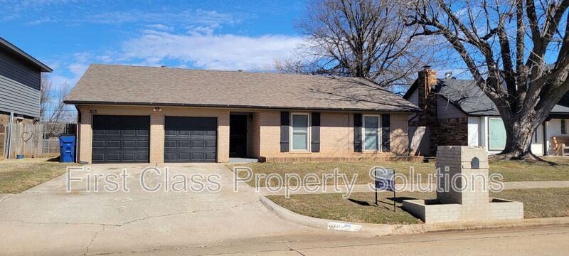 Foto principal - 513 W Forster Dr