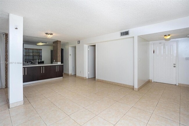 Building Photo - 3553 Magellan Cir