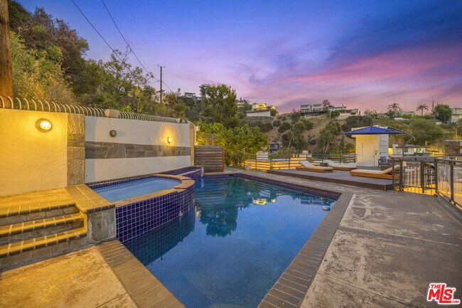 Foto del edificio - 8507 Franklin Ave