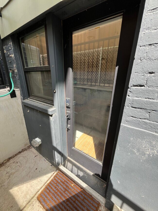 Foto del edificio - 503 Quincy St NW