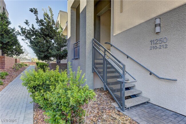Foto del edificio - 11250 Hidden Peak Ave