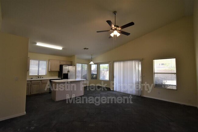 Building Photo - 1283 W Yvonne Ln