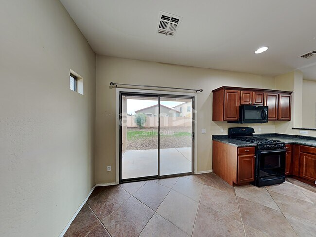 Foto del edificio - 17646 W Bridger St