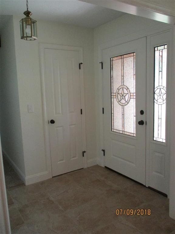 Building Photo - 2101 Oakwood Dr