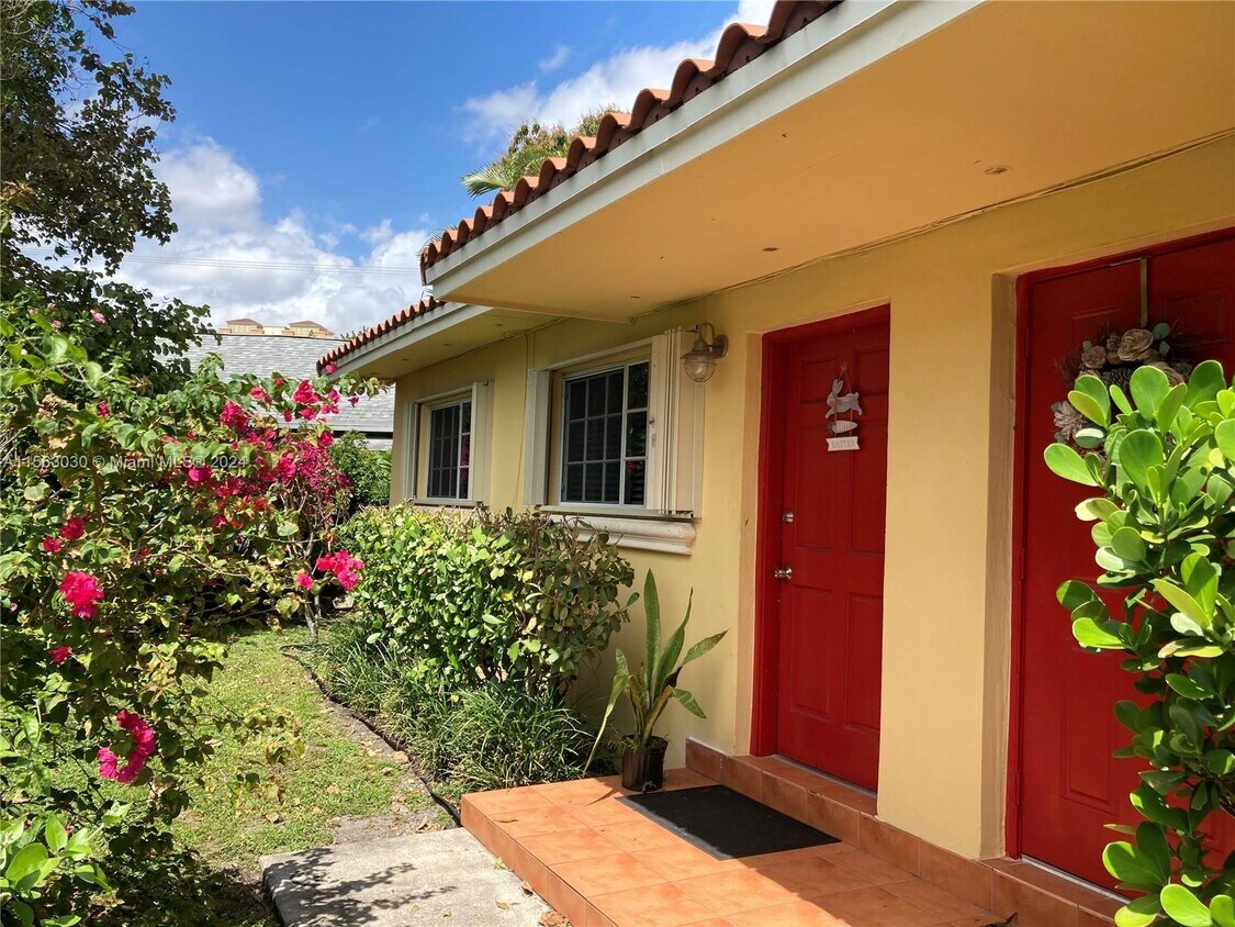Foto del edificio - 3181 SW 24th Ter