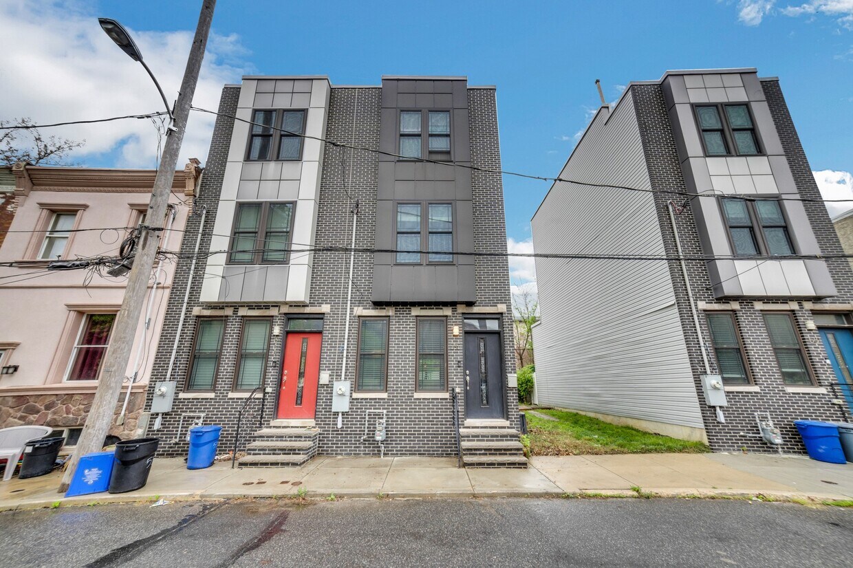 Foto principal - 535 Morse St
