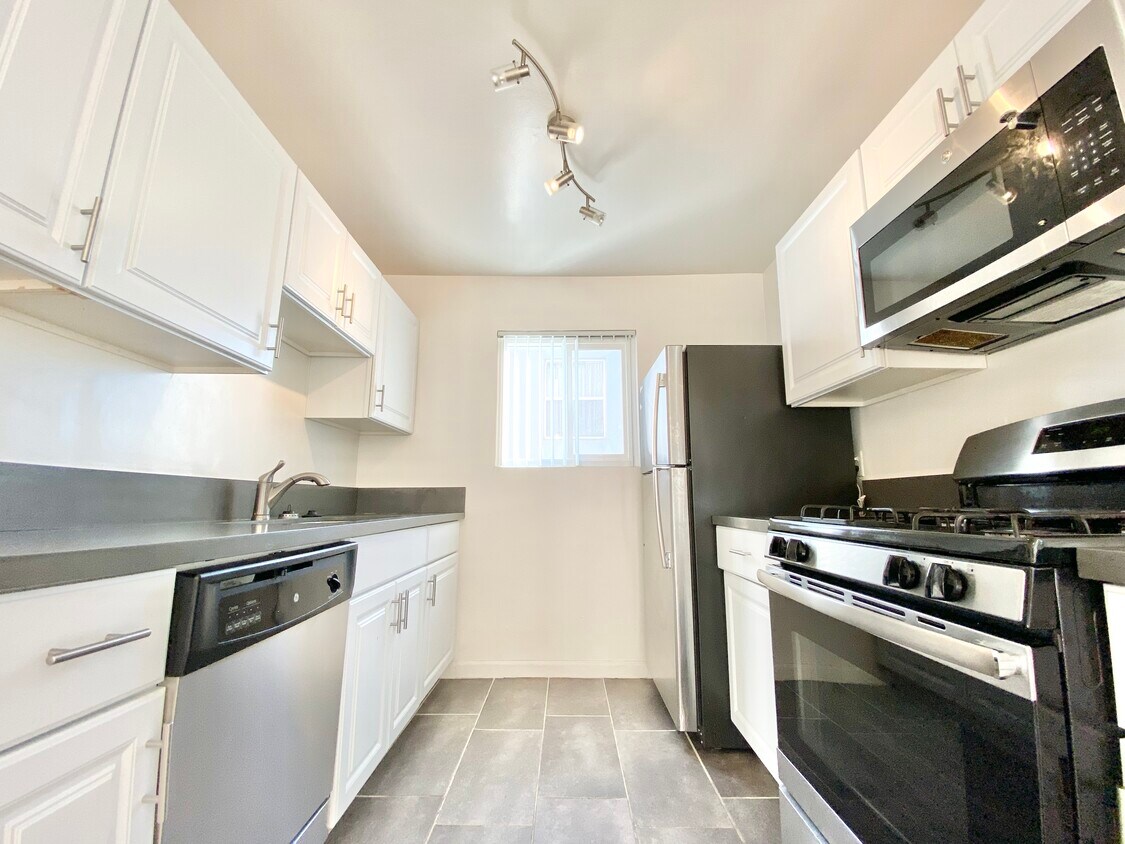 Foto principal - 1810 N Harvard Blvd