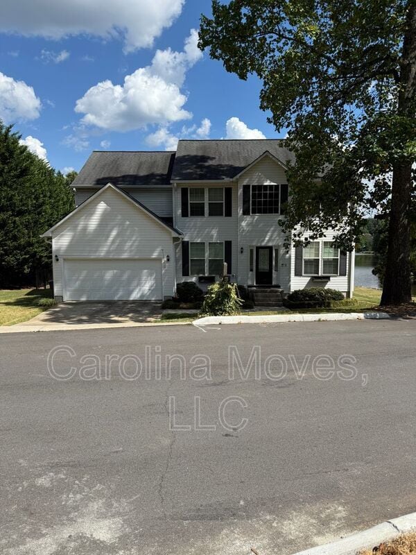 Building Photo - 2208 Howlong Ave