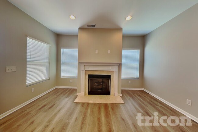 Foto del edificio - 369 Dunnwood Loop