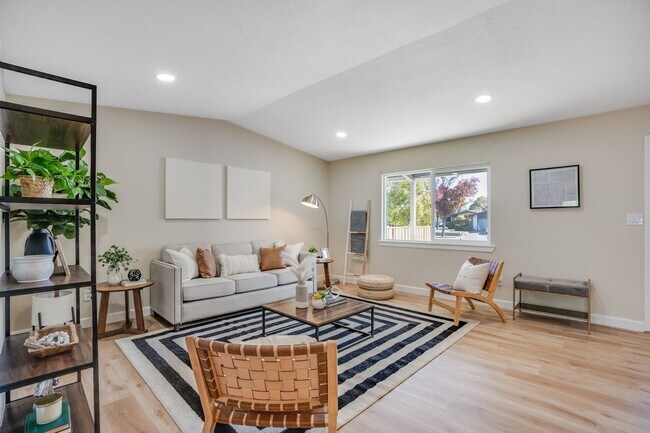Building Photo - 3BD/2BA - Chic Cambrian Ranch Home in San ...