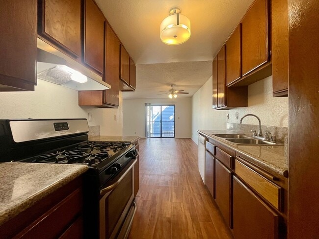 Building Photo - BELLA APARTMENTS: Beautiful 2 Bed - 2 Bath