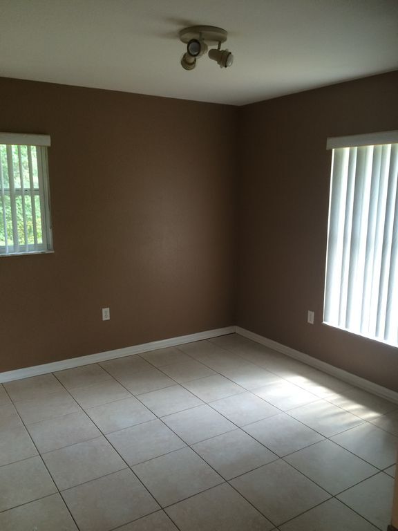 Building Photo - 1600 Benz Terrace