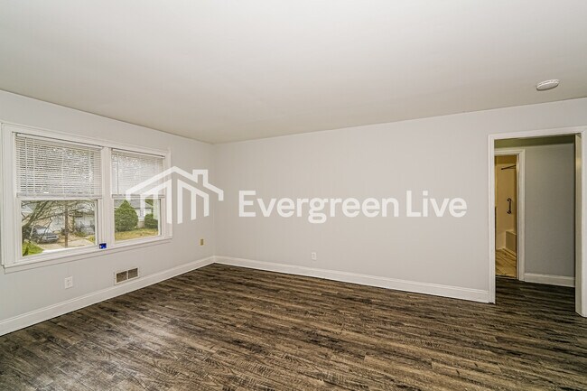 Foto del edificio - 113 Lawson Dr