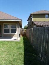 Building Photo - 235 Hay Barn St