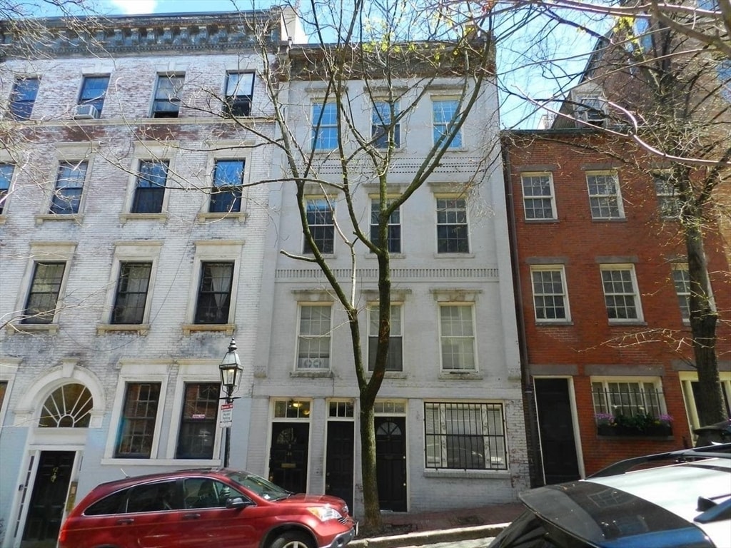 Primary Photo - 44 Grove St