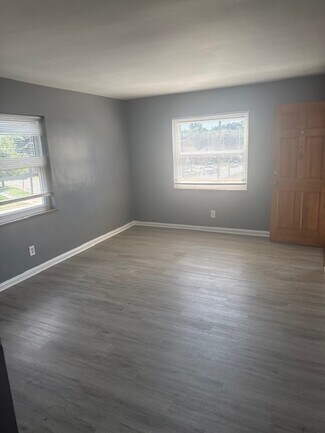 Building Photo - 4036 Homelawn Ave