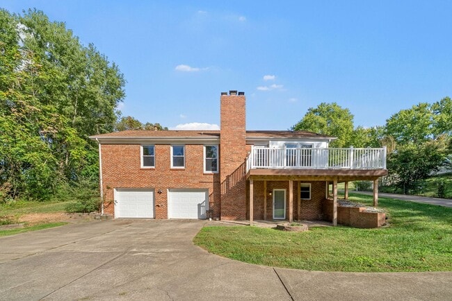Foto del edificio - Nice all brick home- in the heart of Sango!