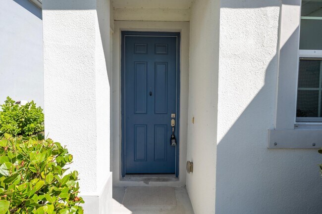 Building Photo - 10885 SW Robbia Way