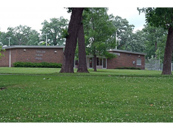 Building Photo - Charming 2 Bedroom With Garage
