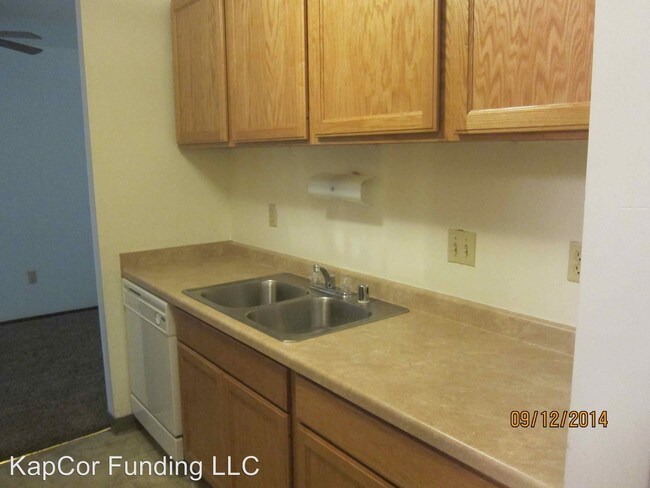 Building Photo - 2600 W Highland Ave