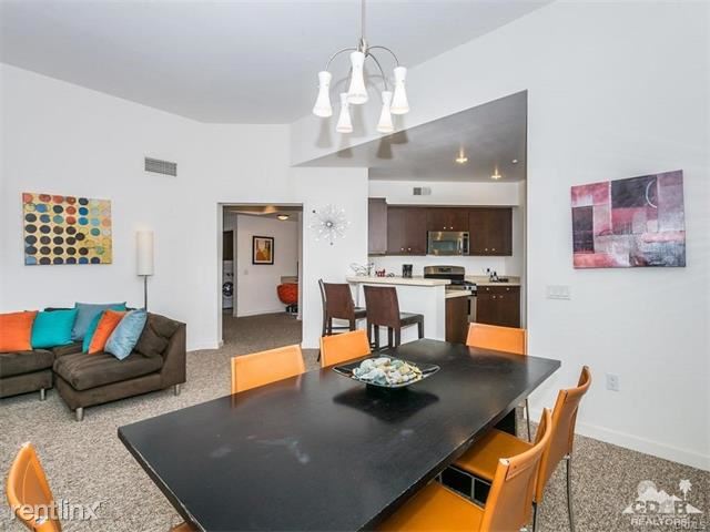 Building Photo - 900 E Palm Canyon Dr